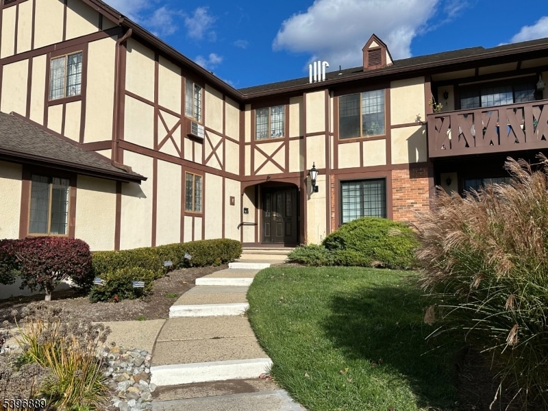 4E Avon Ct, Chatham, NJ 07928 - photo 1