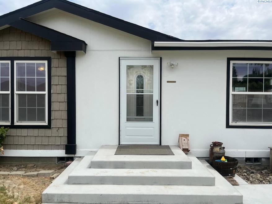 61610 N Whan Rd, Benton City, WA 99320 - photo 1