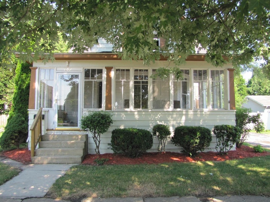 709 E St, La Porte, IN 46350 - photo 1