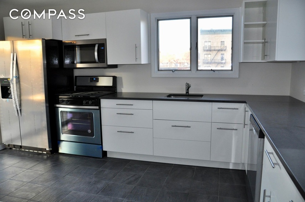 31-14 12th St unit 2, Long Island City, NY 11106 - photo 1