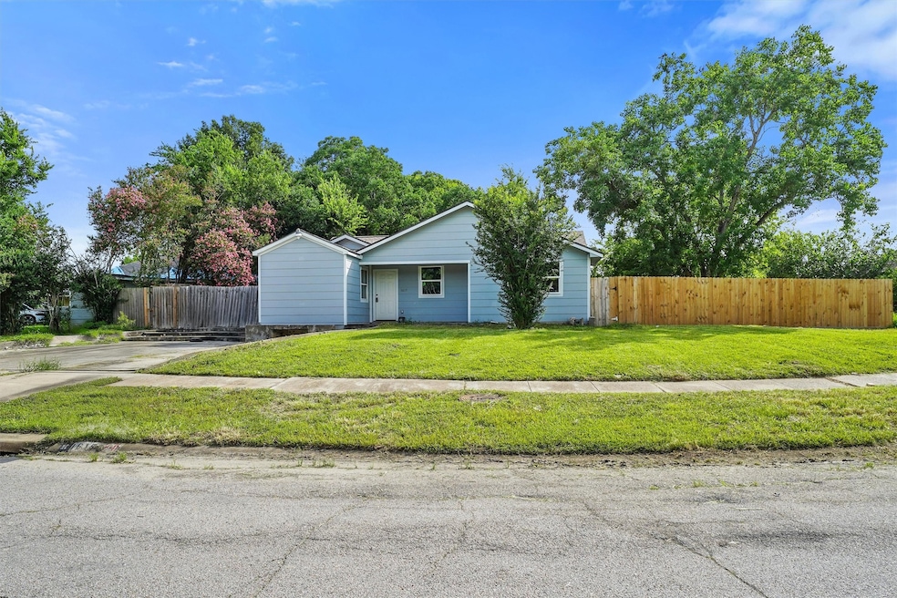 For Rent $1,900/month