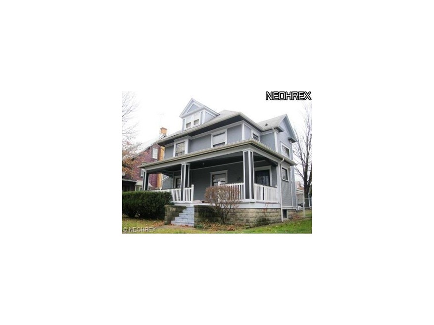 In the Heart Of Hoghland Square!  3 Unit with sepa