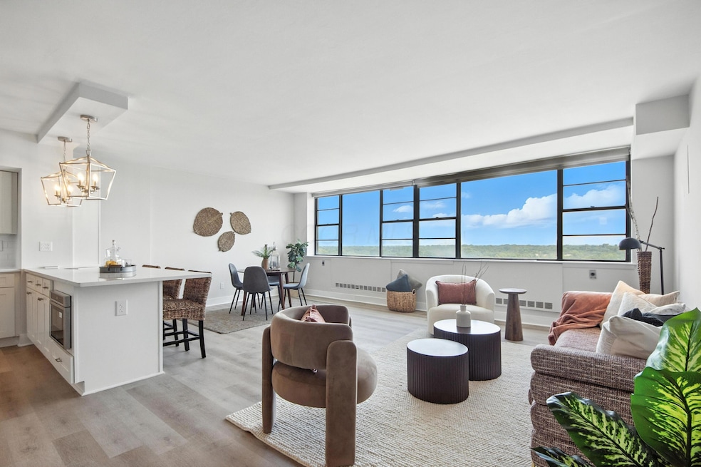 003_c0cf99f_M 1620 E Broad007