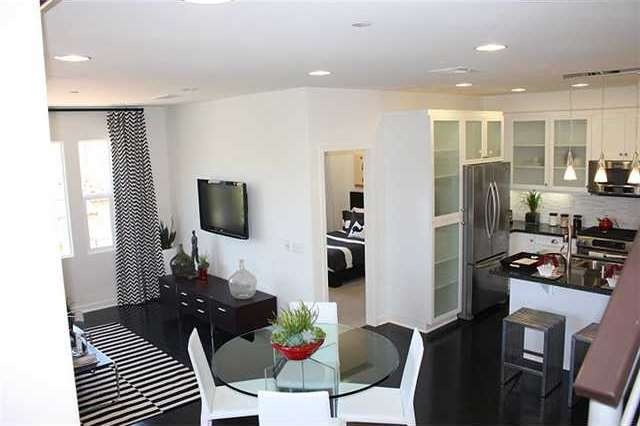 MODEL HOME PHOTO