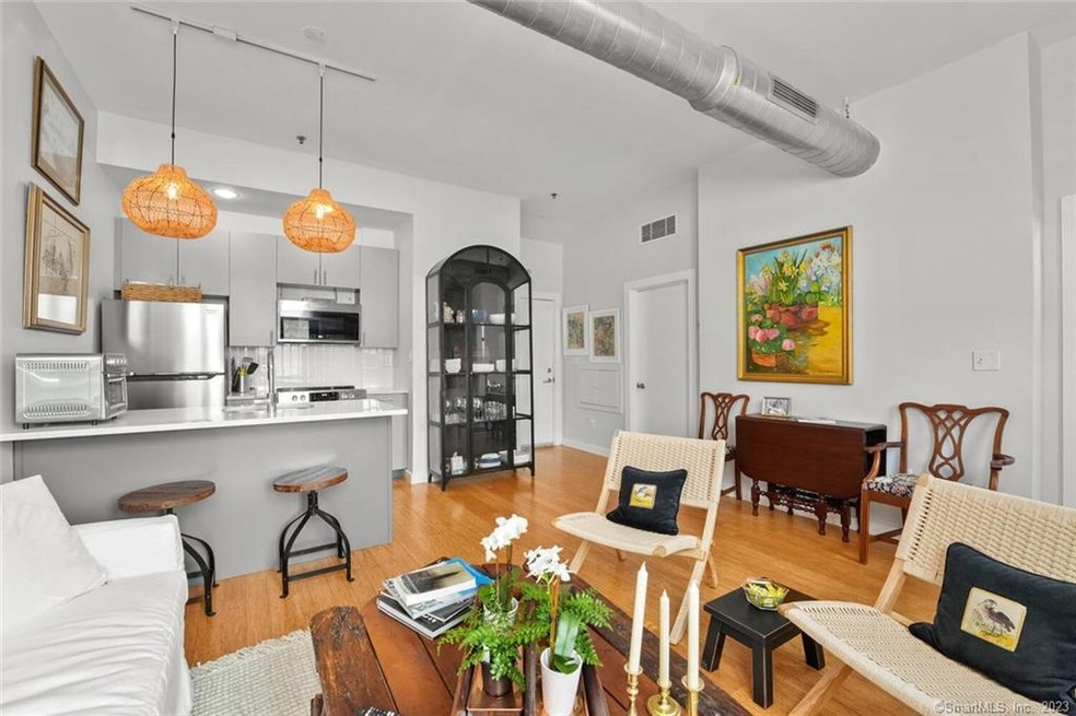 881 Lafayette Blvd unit 1D, Bridgeport, CT 06604 - photo 1