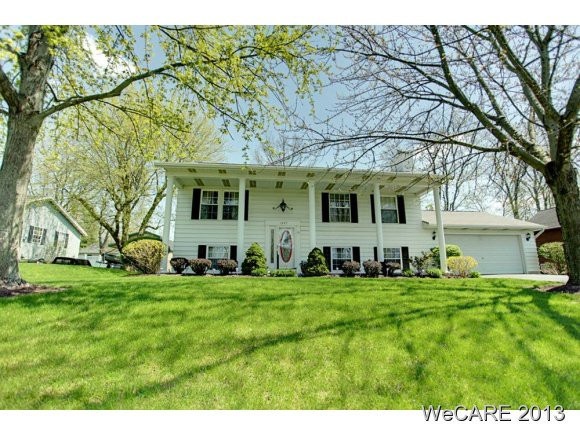 1527 Adak Ave, Lima, OH 45805 - photo 1