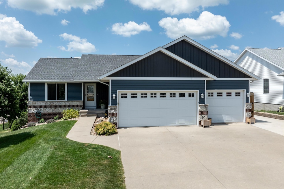 609 Endeavor Ave, Urbana, IA 52345 - photo 1