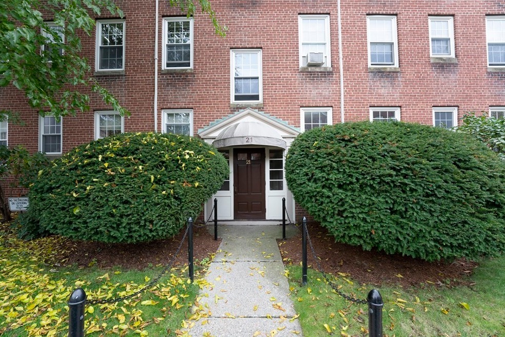 21 Englewood Ave unit 2, Brookline, MA 02445 - photo 1