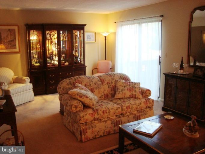 405 Five Farms Ln, Lutherville Timonium, MD 21093 - photo 1