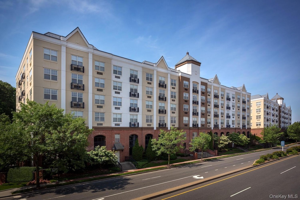 100 Glen St unit 2322, Glen Cove, NY 11542 - photo 1