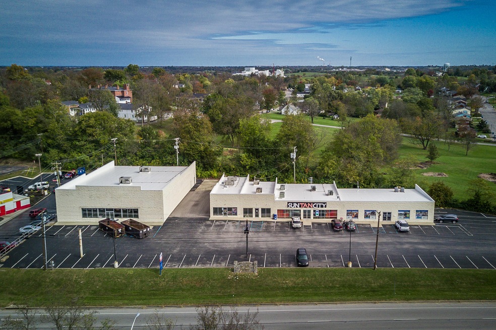 631 S College St, Harrodsburg, KY 40330 - photo 1