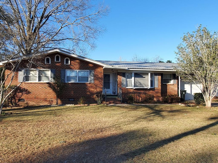 1018 Deborah St, Dothan, AL 36301 - photo 1