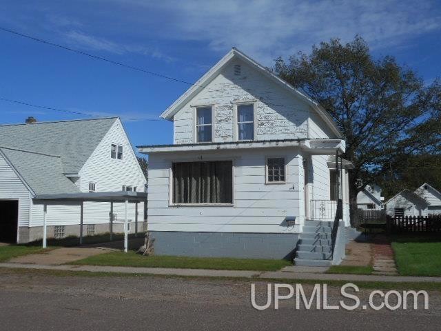 109 3rd St, Ontonagon, MI 49953 - photo 1