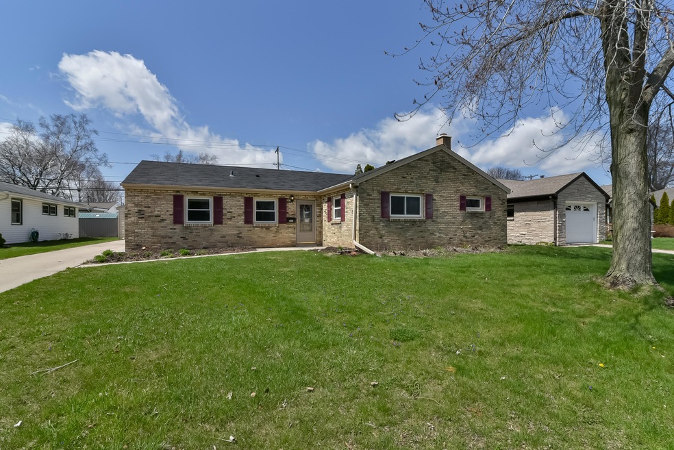 EXT 907 N Benjamin-1