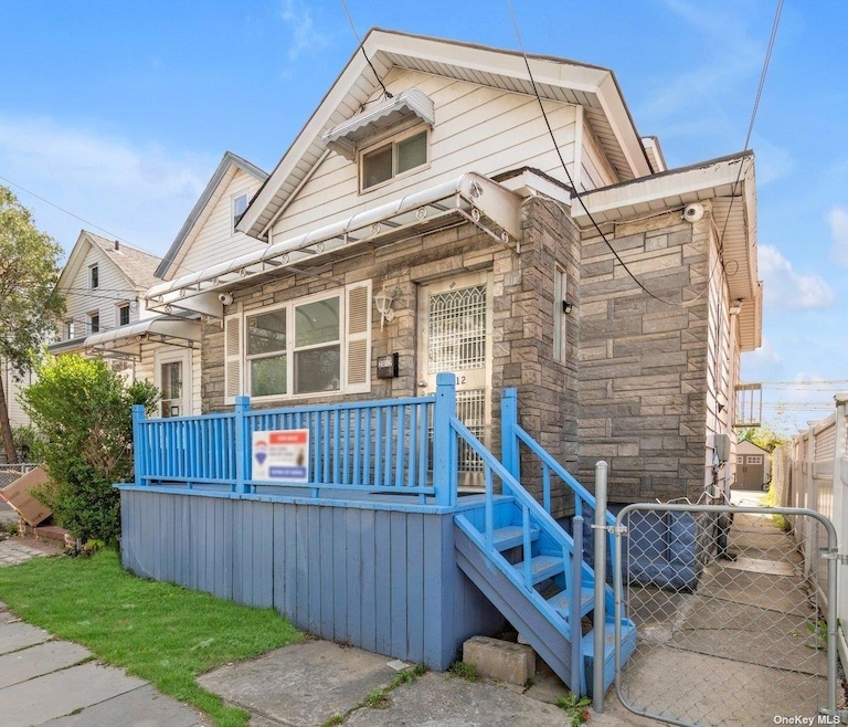 Pending $799,999 • Co-Listing Agent