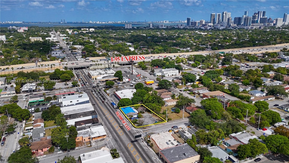 For Sale $889,000 • Co-Listing Agent
