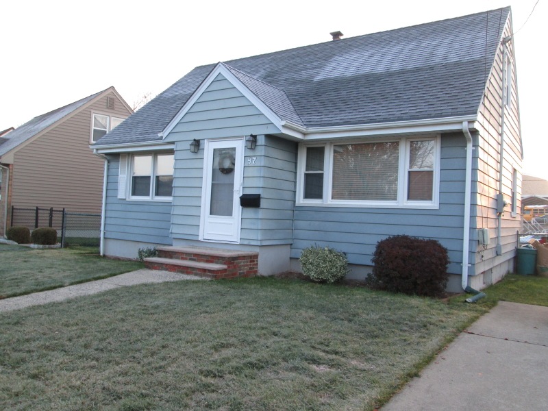 47 Greentree Rd, Clifton, NJ 07013 - photo 1