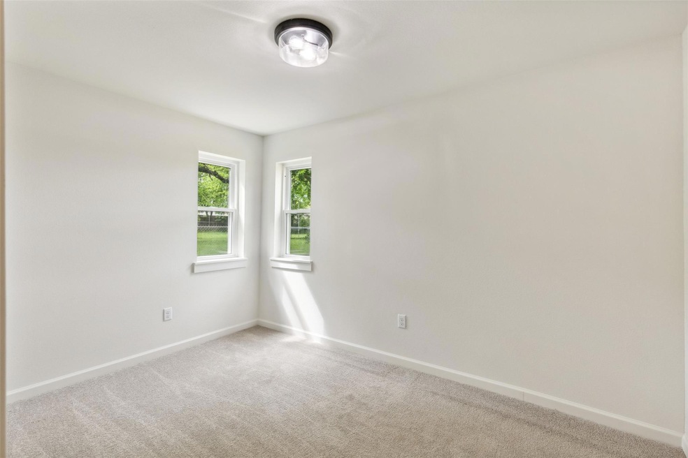 413 E Lee Ave, Weatherford, TX 76086 - photo 1