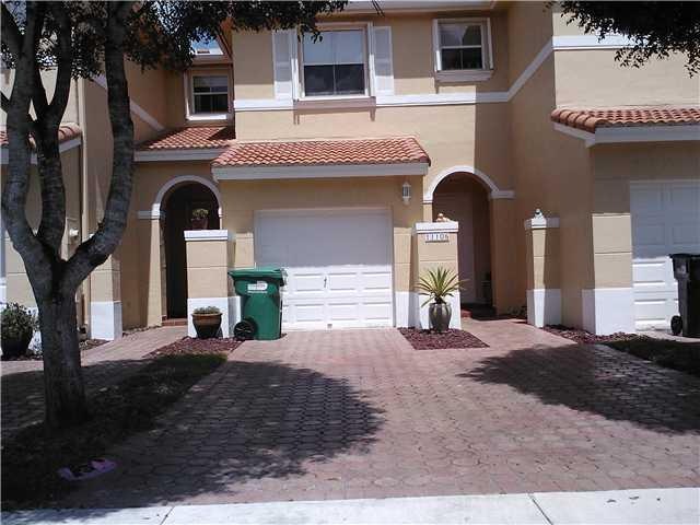 11105 NW 43 Ln, Doral, FL 33178 - photo 1