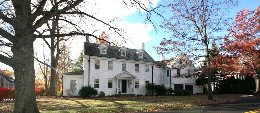 Under Contract $425,000