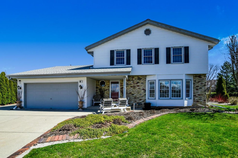 Gorgeous Colonial in Franklin!
