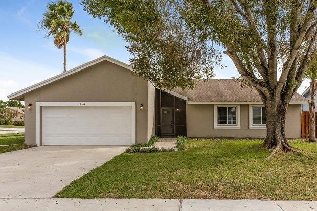 9164 Gettysburg Rd, Boca Raton, FL 33434 - photo 1