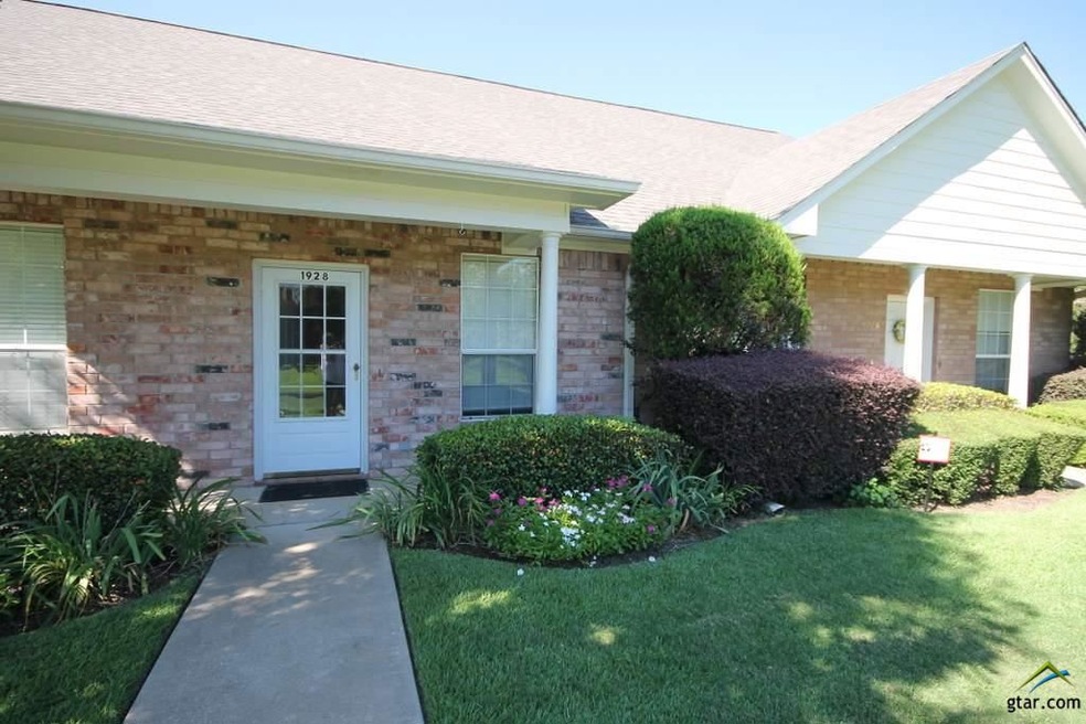 1928 Hollylake Cir, Tyler, TX 75703 - photo 1
