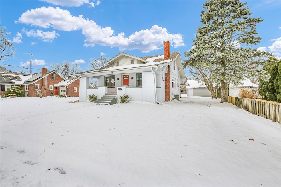 210 E Newkirk St, Tuscola, IL 61953 - photo 1