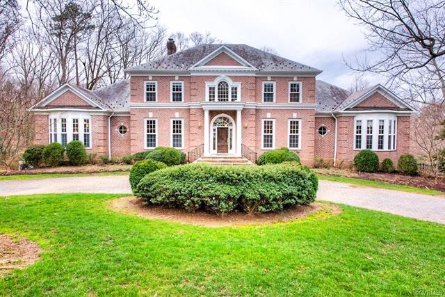 Front Elevation Note: Circular Paver Drive