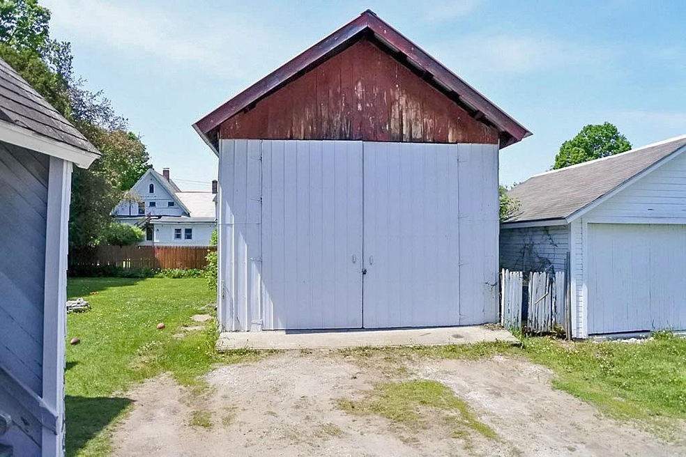 40 Smith St, West Rutland, VT 05777 - photo 1