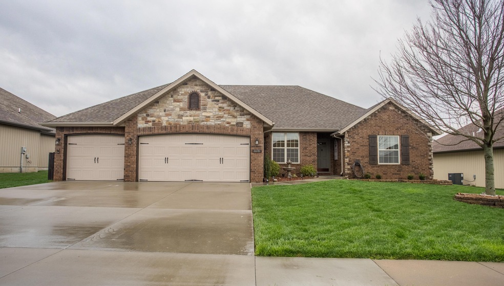 1676 E New Madrid, Republic, MO 65738 - photo 1