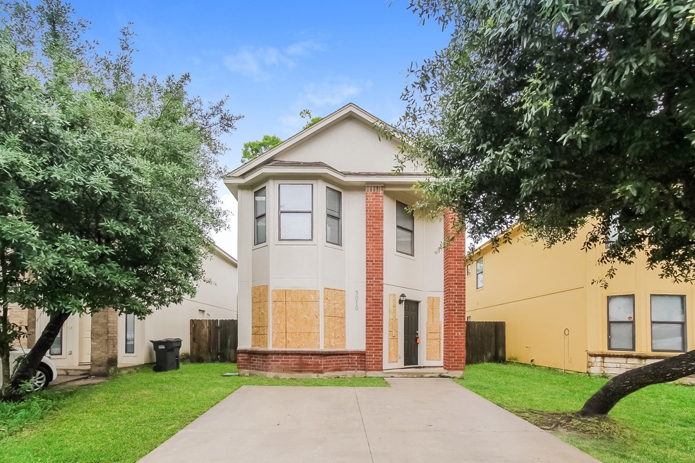 3010 La Estancia Ln, Houston, TX 77093 - photo 1