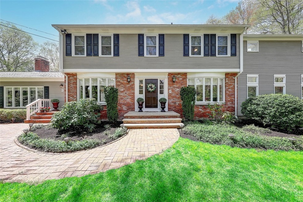 49 Heritage Dr, East Greenwich, RI 02818 - photo 1