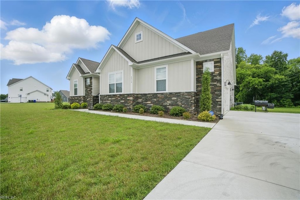 4315 Edgewater Ln, Suffolk, VA 23435 - photo 1