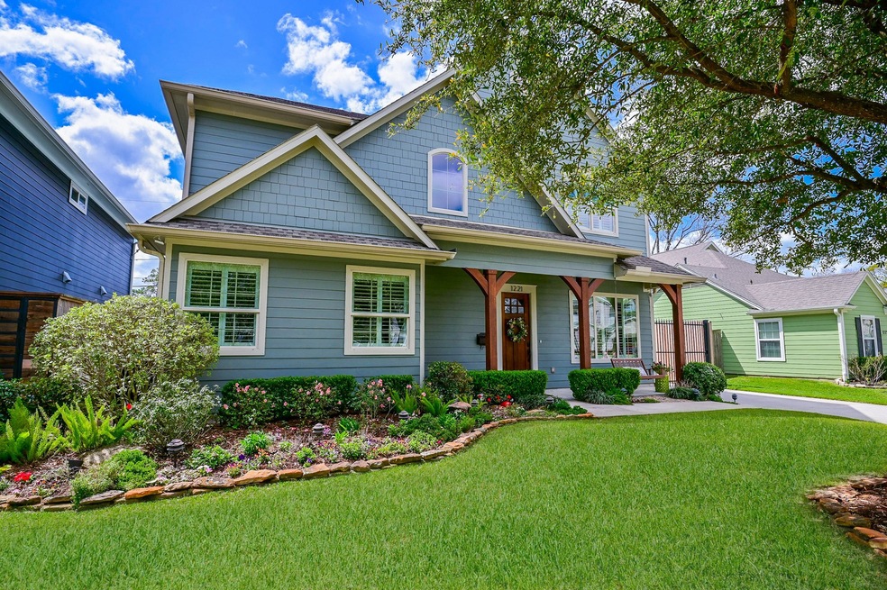 1221 Gardenia Dr, Houston, TX 77018 - photo 1