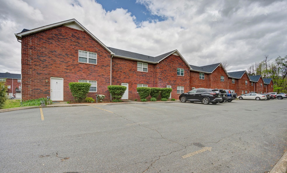 807 Swadley Rd unit 8, Johnson City, TN 37601 - photo 1