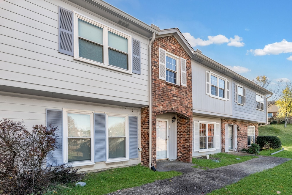 5600 Country Dr unit 306, Nashville, TN 37211 - photo 1