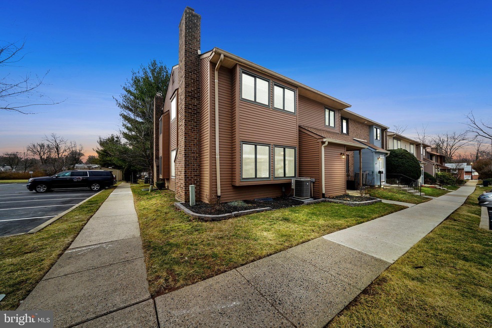 22 Fitzwatertown Rd unit E1, Willow Grove, PA 19090 - photo 1