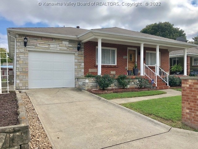 326 26th St, Dunbar, WV 25064 - photo 1