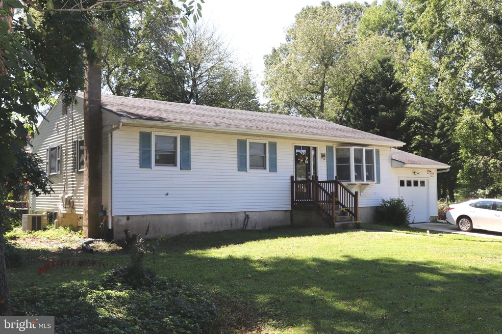 1053 Lexington Dr, Woodbury, NJ 08096 - photo 1