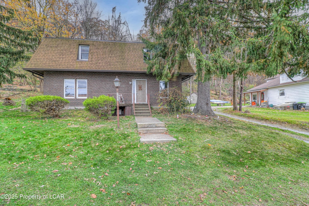 2046 Pennsylvania 92, Falls, PA 18615 - photo 1