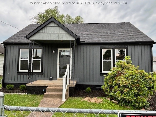 417 18th St, Dunbar, WV 25064 - photo 1