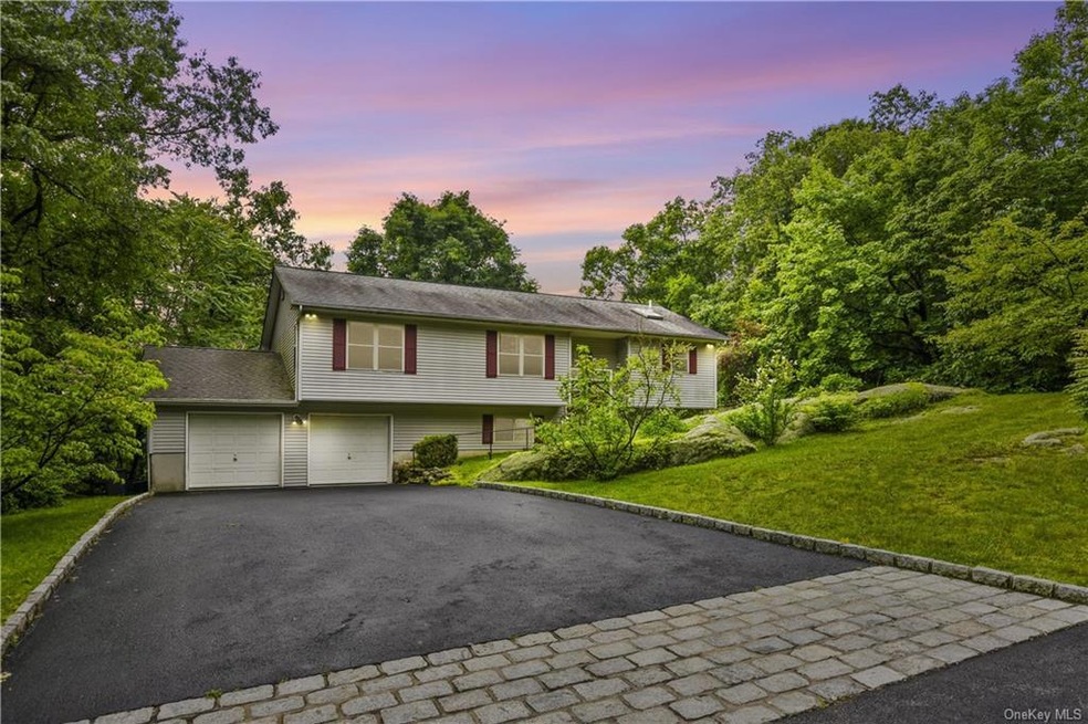 37 di Rubbo Dr, Cortlandt Manor, NY 10567 - photo 1