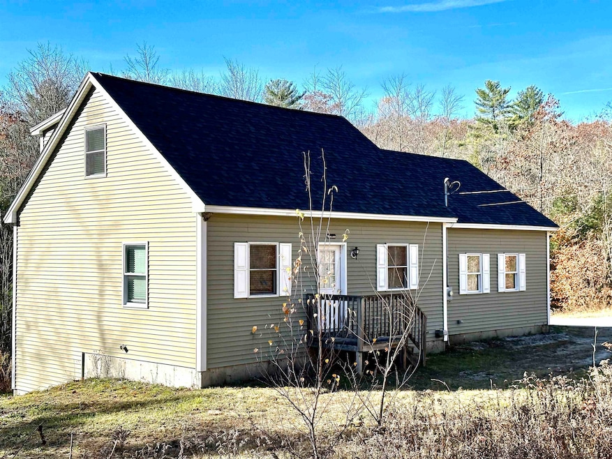 141 Shaker St, New London, NH 03257 - photo 1