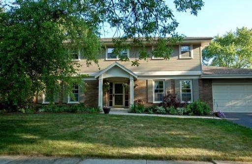 110 E Thompson Dr, Wheaton, IL 60189 - photo 1