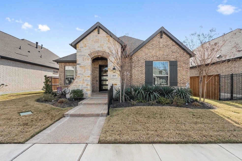 View of front of home featuring a front lawn