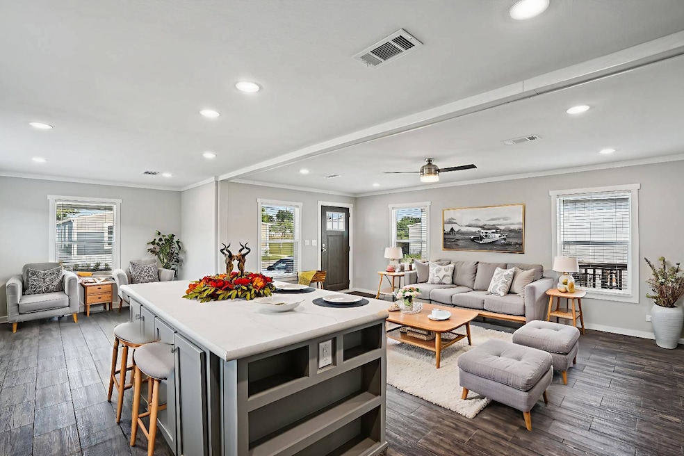 1603 American Dr, Cleburne, TX 76033 - photo 1