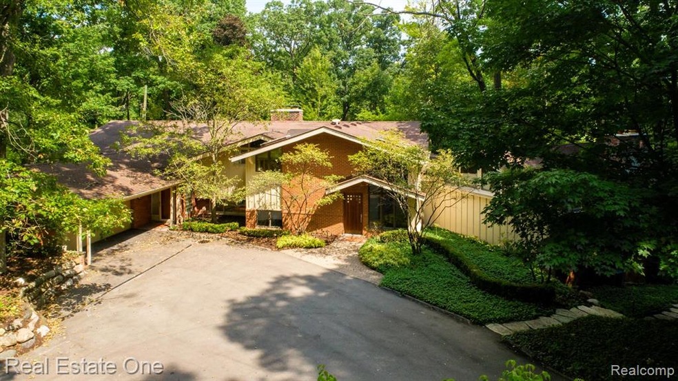 1524 Tator Ct Bloomfield Hills-large-082-088-untit