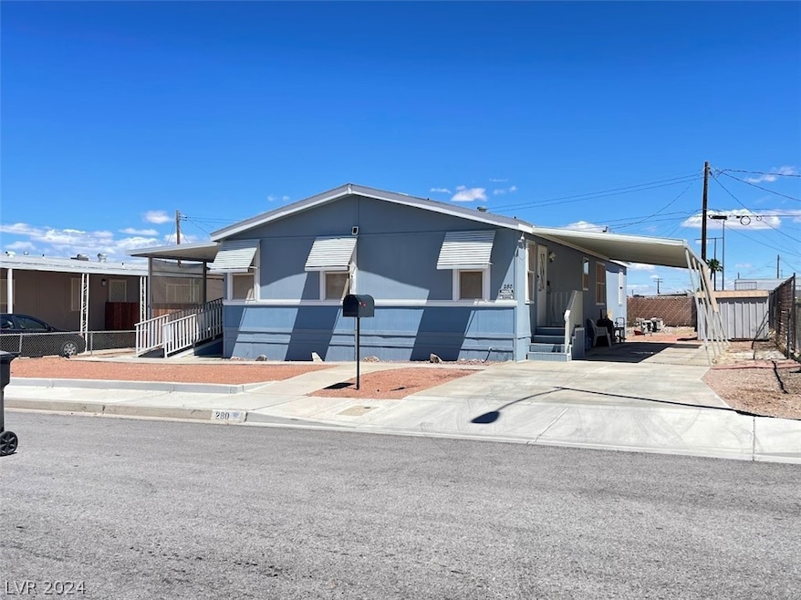 4 bedroom 2 bath with all the extras