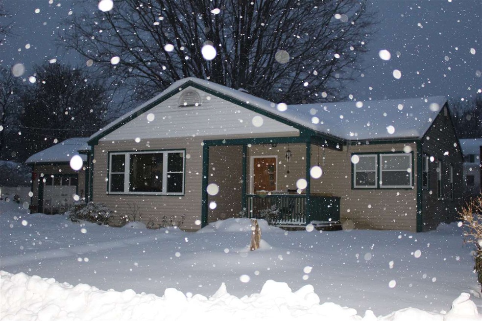 4 Plymouth Ave, Nashua, NH 03064 - photo 1